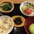 牡蠣飯で定食と夜は海鮮チゲ鍋