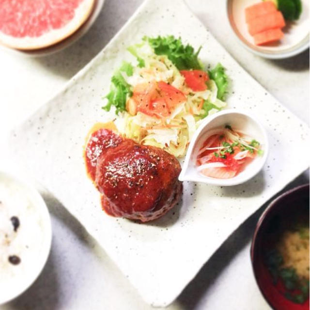 【  ハンバーグ定食  】