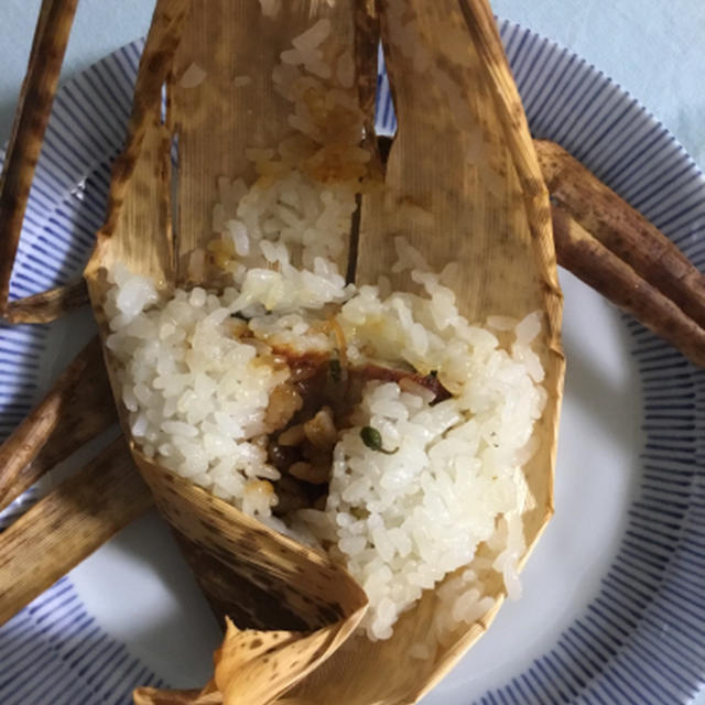 蒸しおこわは何で包む？