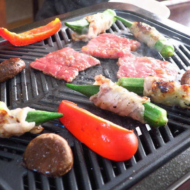 牛カルビと豚肉オクラ巻きの焼肉