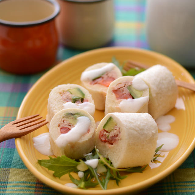 お弁当に-太巻きさんサンドウィッチ。*クレハ　と簡単に美味しくアジフライ。