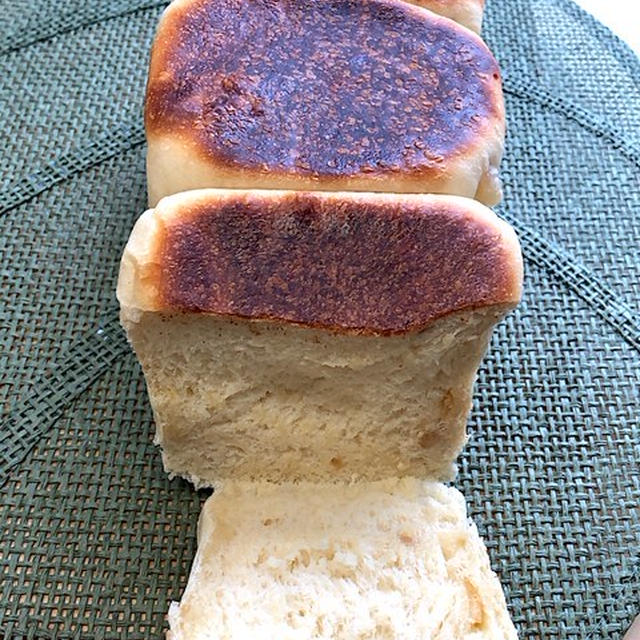 フライパンと牛乳パック型で作れる！レモンピールとヨーグルトたっぷり！「レモンヨーグルト食パン」
