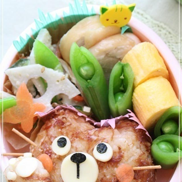 鰹節おにぎりでドラ猫ちゃん弁当