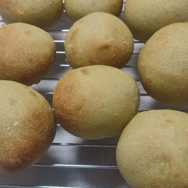 久々ルヴァン種で青汁パン
