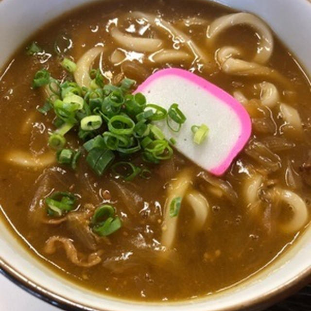道の駅「いずみ山愛の里」でカレーうどん