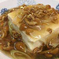トローリ♪なめこの餡かけ豆腐