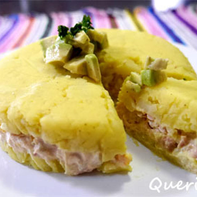 ペルーの家庭料理　カウサ　～ ピリ辛マッシュポテトツナマヨサンド風～