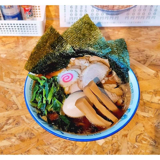 ガツンと生姜スープ！焼豚多め！「生姜正油ラーメン専門店たかの」マーチエキュート神田万世橋＠秋葉原