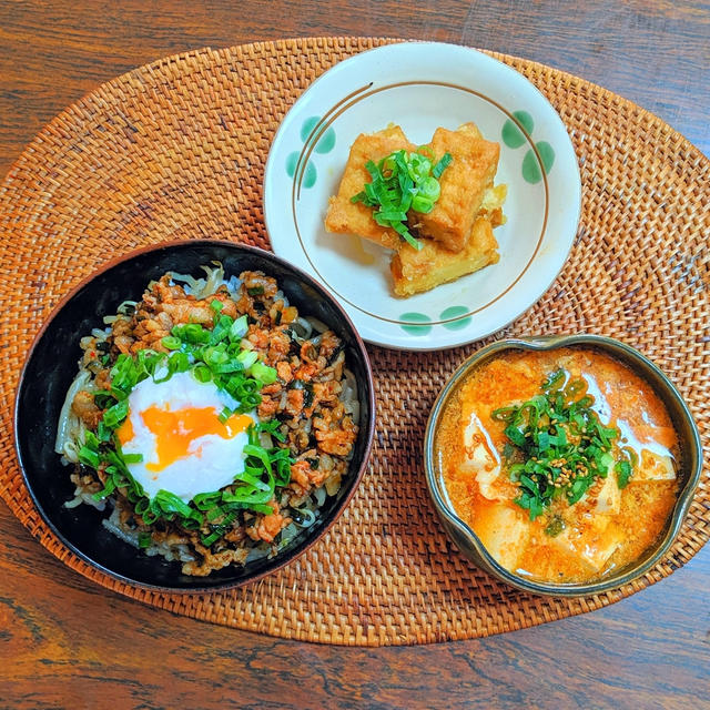 もやしビビンバ と コチュジャン豆富スープ