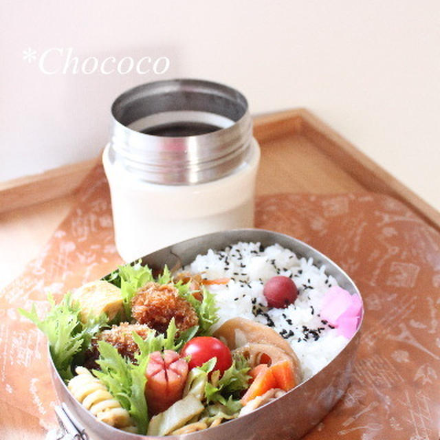 ヒレカツ弁当とミルクパン