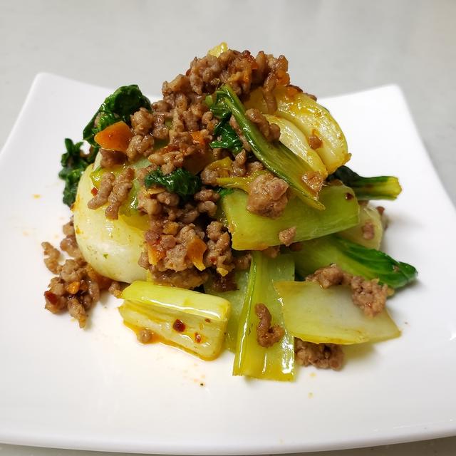 青梗菜と挽肉の食べるラー油炒め