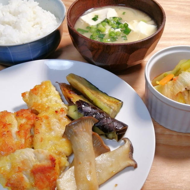 鶏むね肉のカレーマヨ焼きと白菜の煮びたし定食