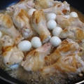 フライパンで鶏手羽元とうずら卵のさっぱり煮（レシピ）