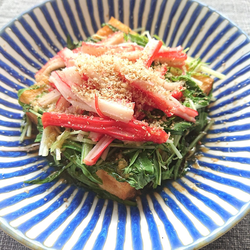 レンジで簡単２分♪やわらか絹厚揚げに水菜カニカマのせ