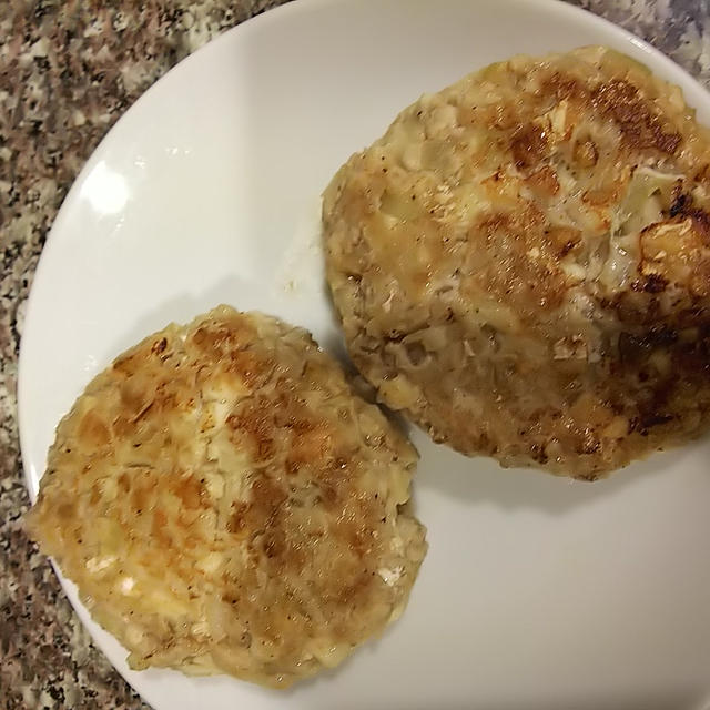 クルミ入り！鯛と豚のハンバーグ