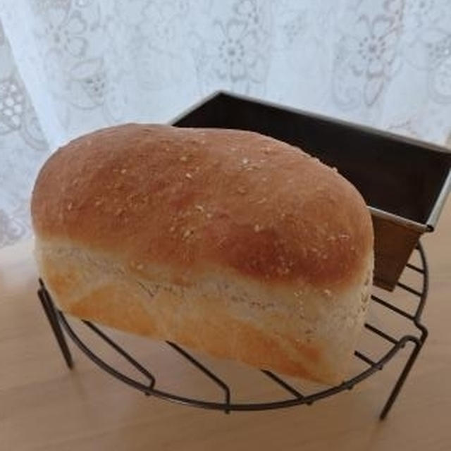 醤油麹白ごまミニ食パン🎵