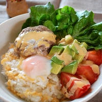 タコサラダドレッシングで♪ロコモコ丼