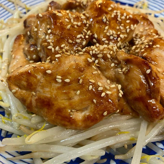 〈節約レシピ〉もやしでかさ増し♪チキン照り焼き