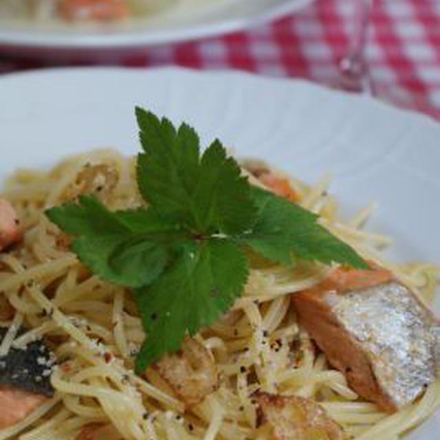 「オイルサーディンとにんにくの芽の炒飯」「鮭とレンコンのパスタ」