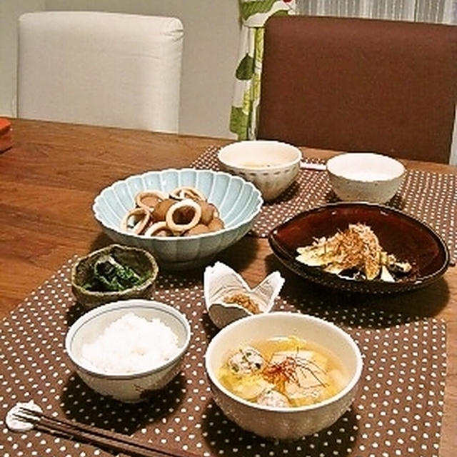 里芋と烏賊の煮物、白菜と鶏団子のスープ