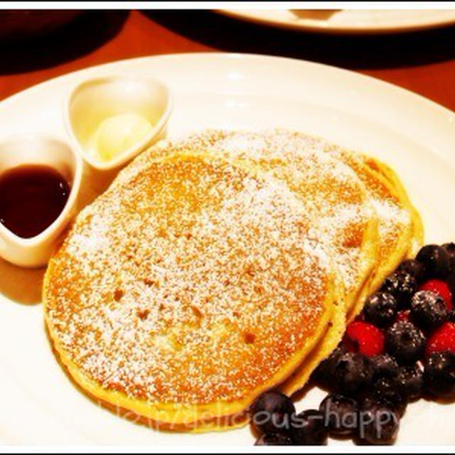 パンケーキにオムレツ