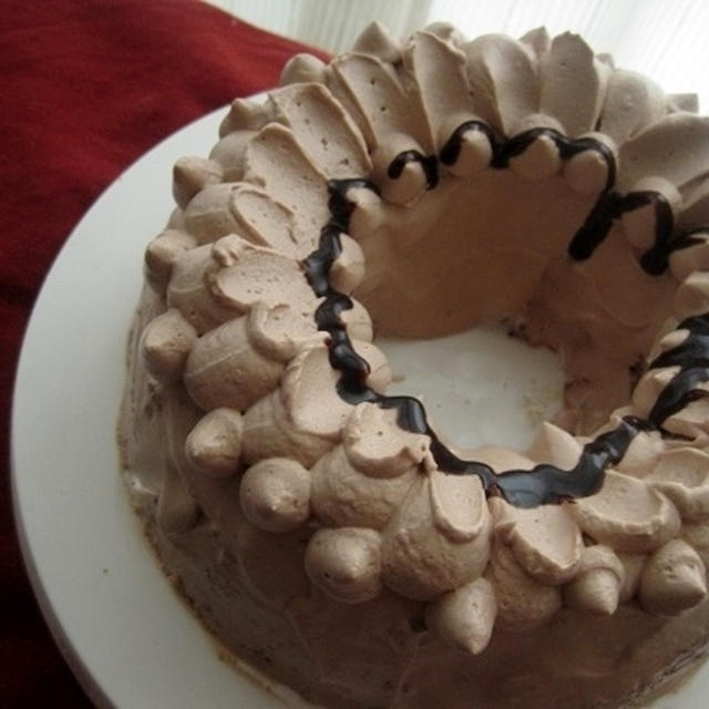 チョコクリームのエンゼル型ケーキ