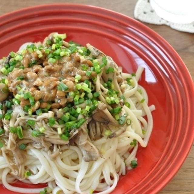 【茸のマリネと納豆の冷やしうどん】