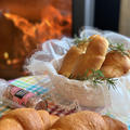 いつものロールパン生地をアレンジして塩パン焼きました！！ by pentaさん
