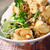 麻婆丼　新玉ねぎとトマトのサラダ