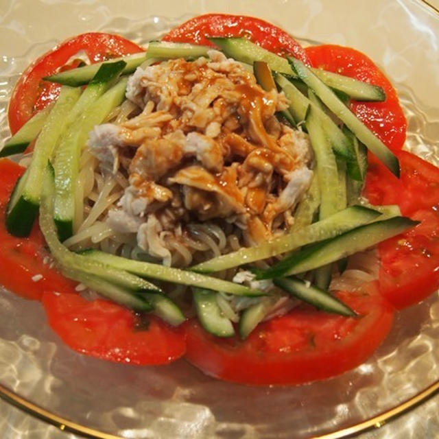 マルちゃんの冷やし中華　ごまだれ で、棒々鶏冷麺