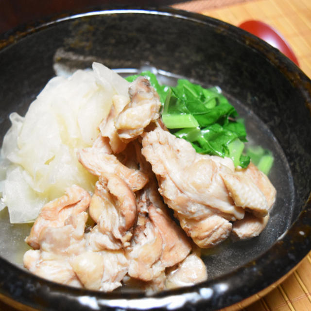 ひらひら大根と手羽元の塩煮。大根の食感がちょっと変わった煮物。