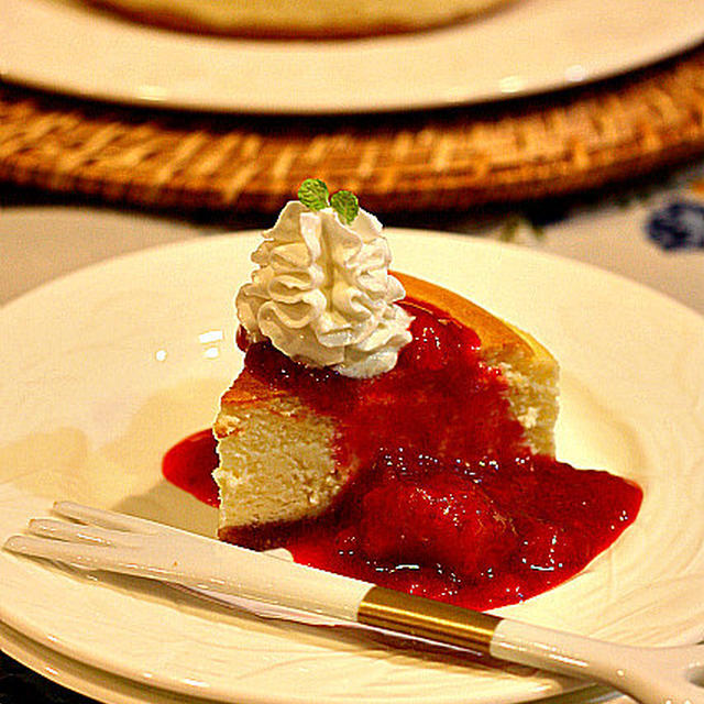 Classic New York Cheesecake with Strawberry Sauce