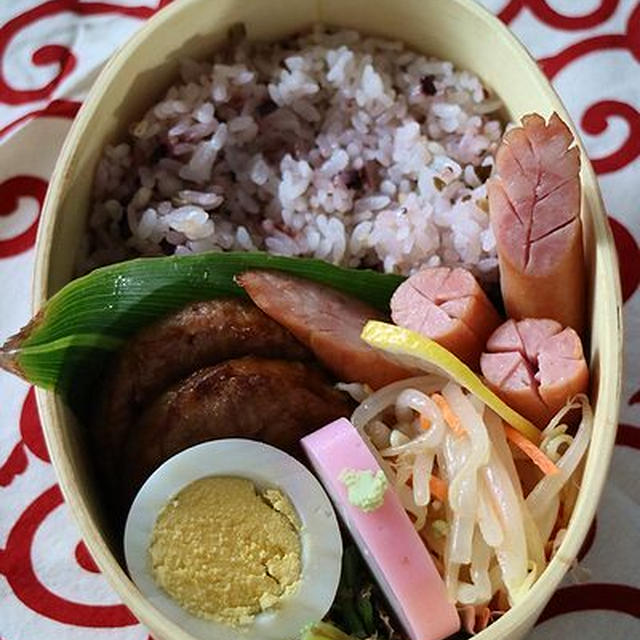 チキンハンバーグ弁当とひとりランチプレート