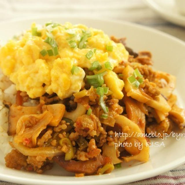 れんこんキムチ丼　ふわふわ玉子のせ♪