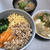 三色丼と豆腐の野菜餡かけ。雪の様子と雪だるま