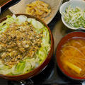 肉味噌風豆腐と野菜味噌の丼