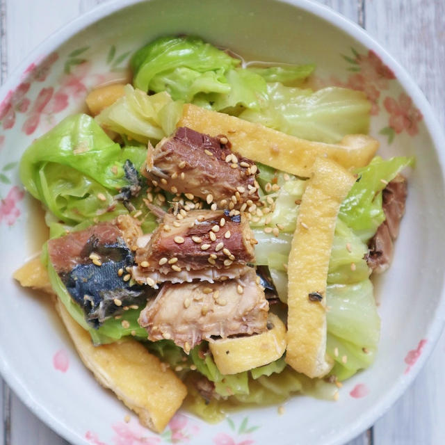 電子レンジで簡単に作れる！ おすすめ♪ ＊鯖缶とキャベツのレンジ煮＊