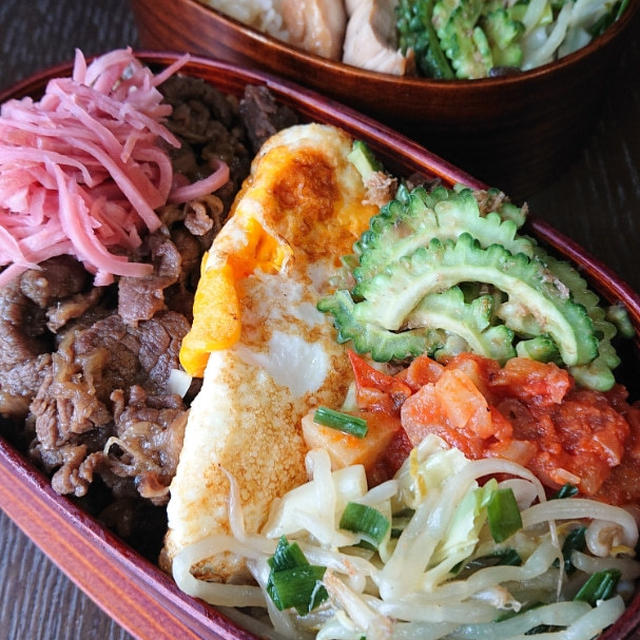 牛肉時雨煮弁当と鶏もも梅照り焼き弁当