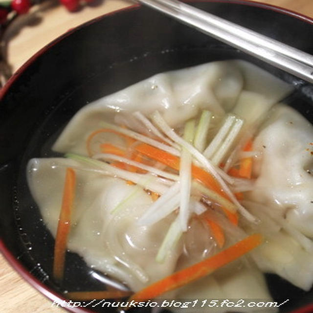 떡만두국（韓国雑煮☆トック入り餃子スープ)と簡単おせち風ランチ♪