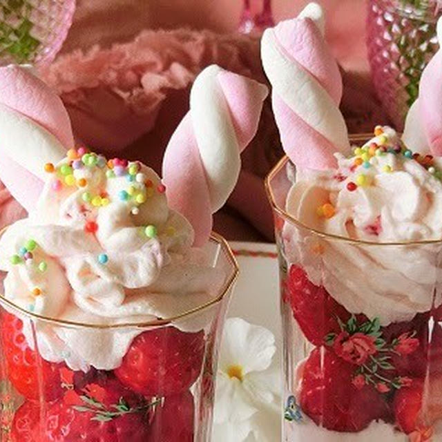 イースターレシピ2 うさぎのマシュマロいちごクリームパフェ By Bibiすみれさん レシピブログ 料理ブログのレシピ満載