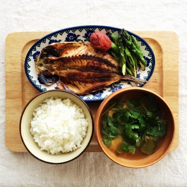 5月26日の朝ごはん。調理時間13分。アジの開き定食♪