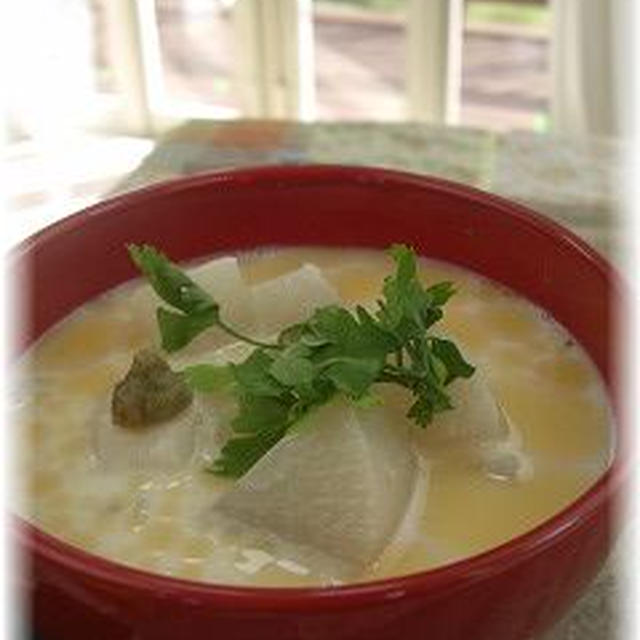 　蕪と大根の豆乳煮。