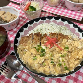 【おうちごはん】揚げずにジューシー！【かつ丼 de 夕食】と。【おつまみ】と。【息子弁当】