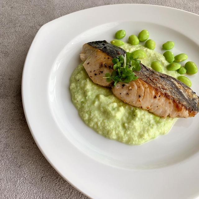 さわらのソテー♪風味豊かな枝豆のソース