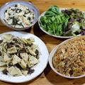 自家掘りタケノコと砂肝・エリンギの炒めもの、タケノコの炊き込みごはん、タケノコの和えものほか。