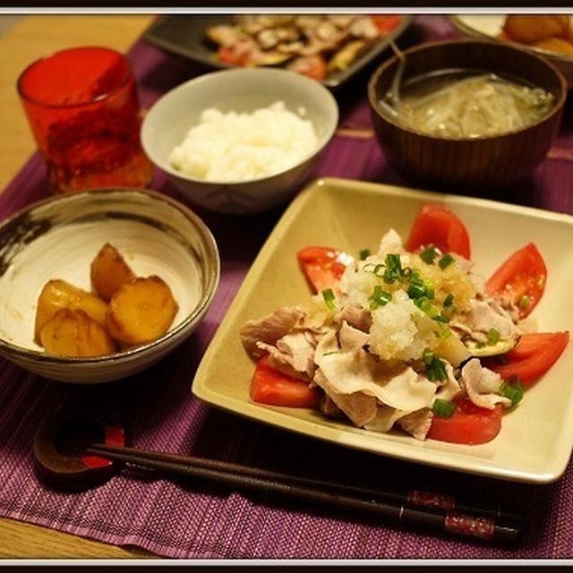 豚しゃぶとかガーリックソテーとかラーメンとか。Boiled pork and...