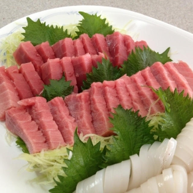 本マグロの中トロを持って♪