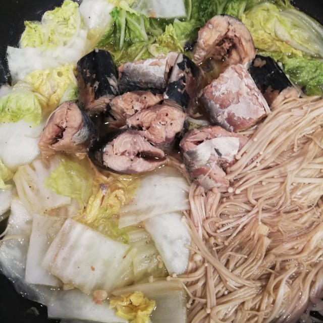 雨とサバ缶と栗ご飯