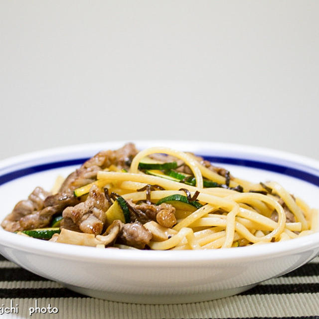 生パスタで「和風焼肉スパゲッティ」＆「美味しいみたらし団子かな」