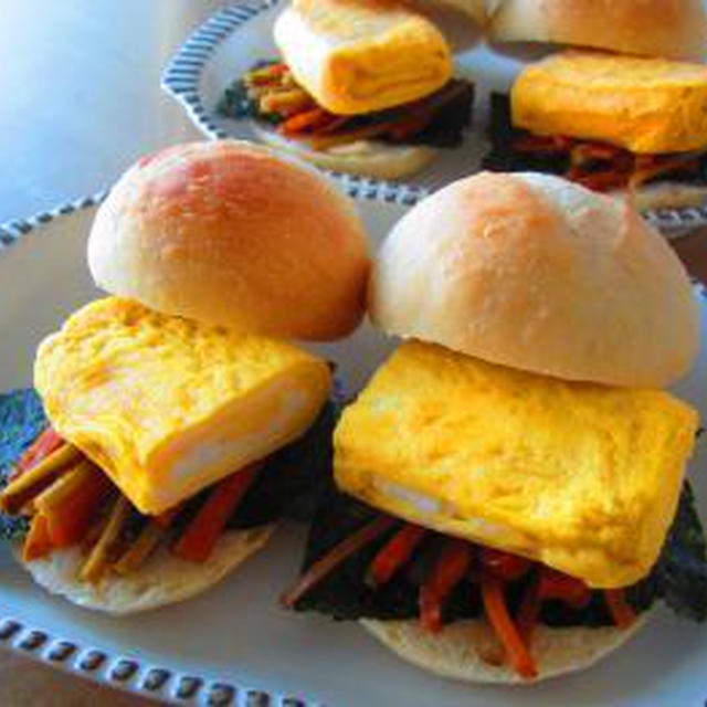 全粒粉まるﾊﾟﾝでｷﾝﾋﾟﾗたまご焼きｻﾝﾄﾞ♪ﾌﾞﾙｰﾍﾞﾘｰｼﾞｬﾑ＆ｸﾘｰﾑﾁｰｽﾞｻﾝﾄﾞ♪